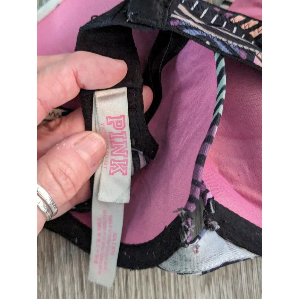 Victorias Secret PINK‎ 32A Wear everywhere T-shirt lightly lined underwire bra